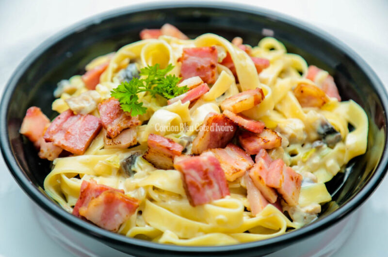 Tagliatelles au bacon sauce oignon